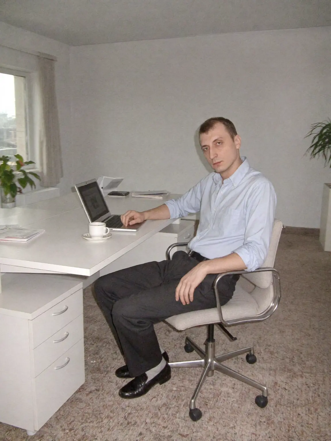 Виктор Винокуров работает над SEO-анализом сайта